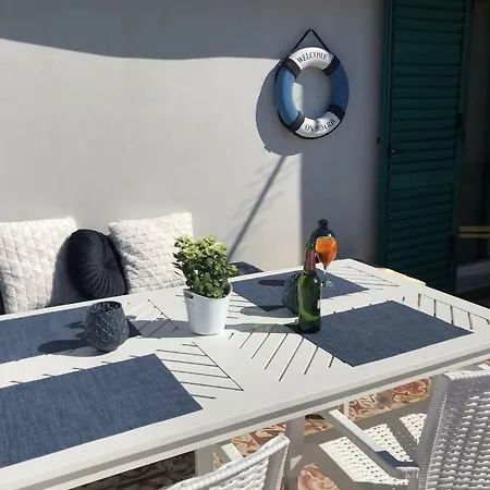 Seaside Apartment *